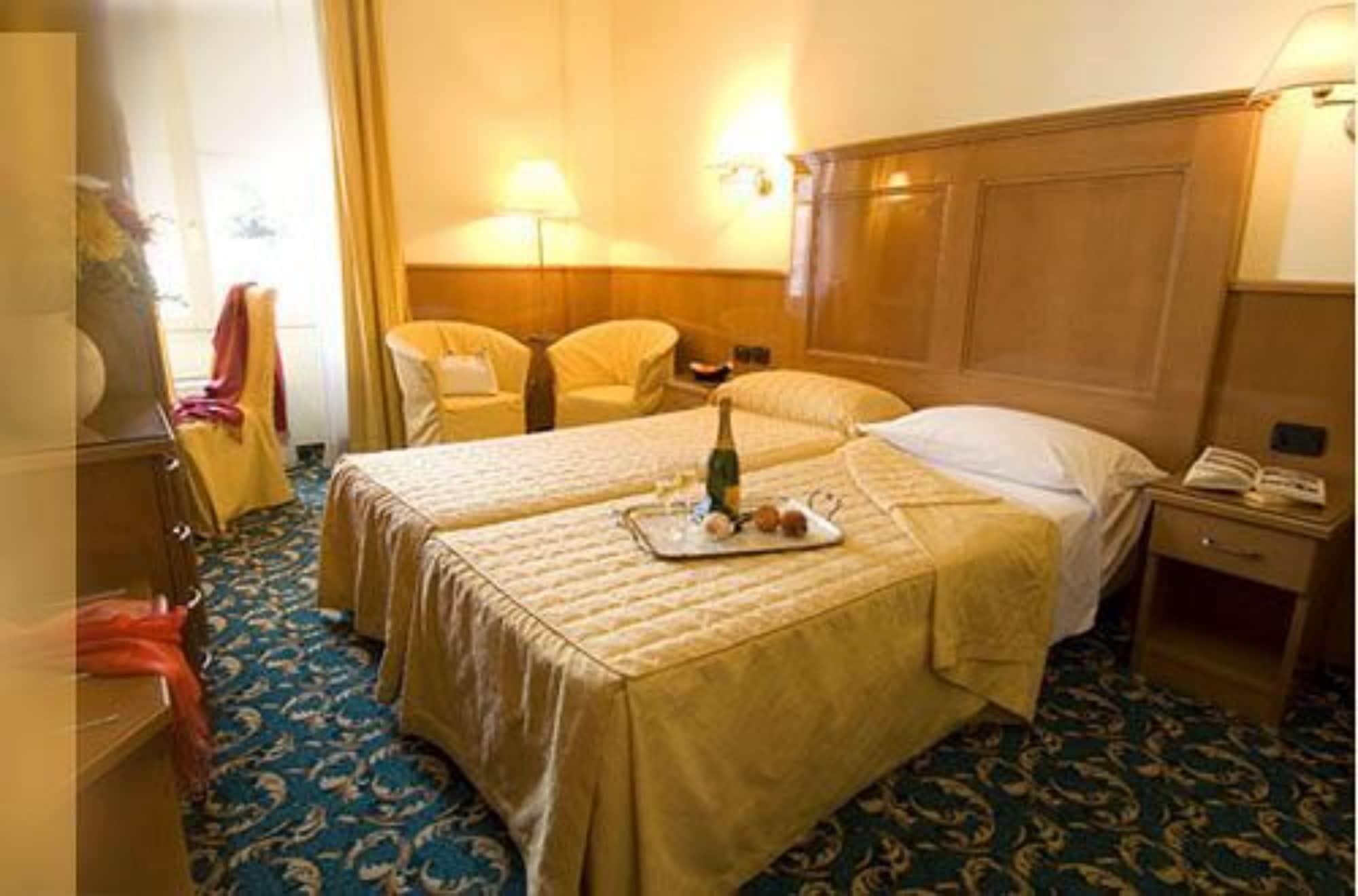 Hotel Cinque Giornate Milano Dış mekan fotoğraf