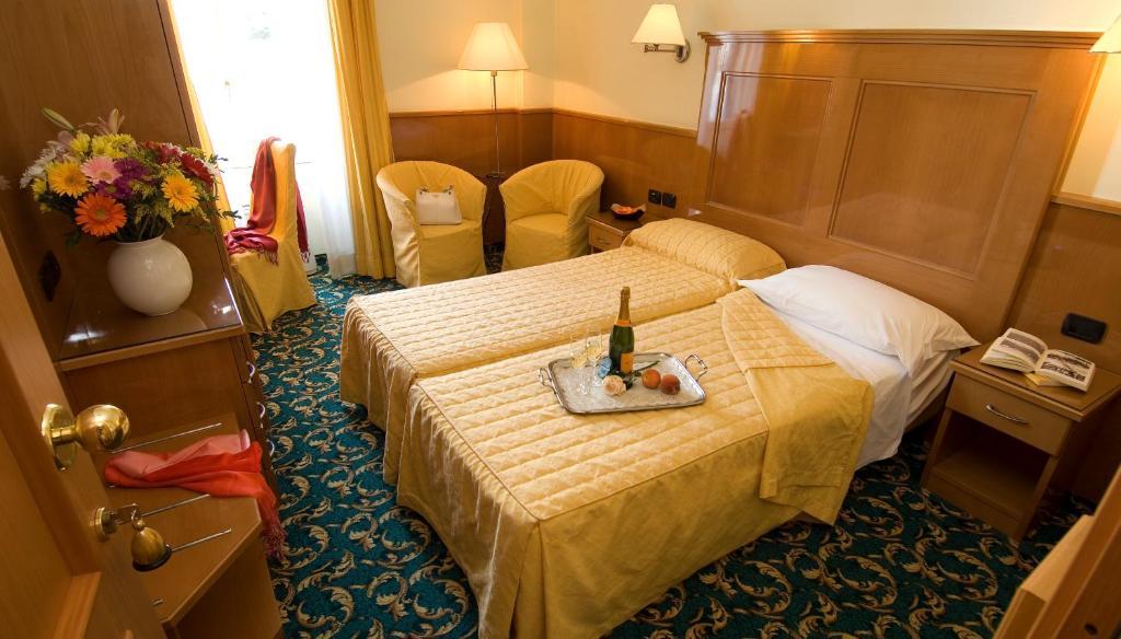 Hotel Cinque Giornate Milano Dış mekan fotoğraf