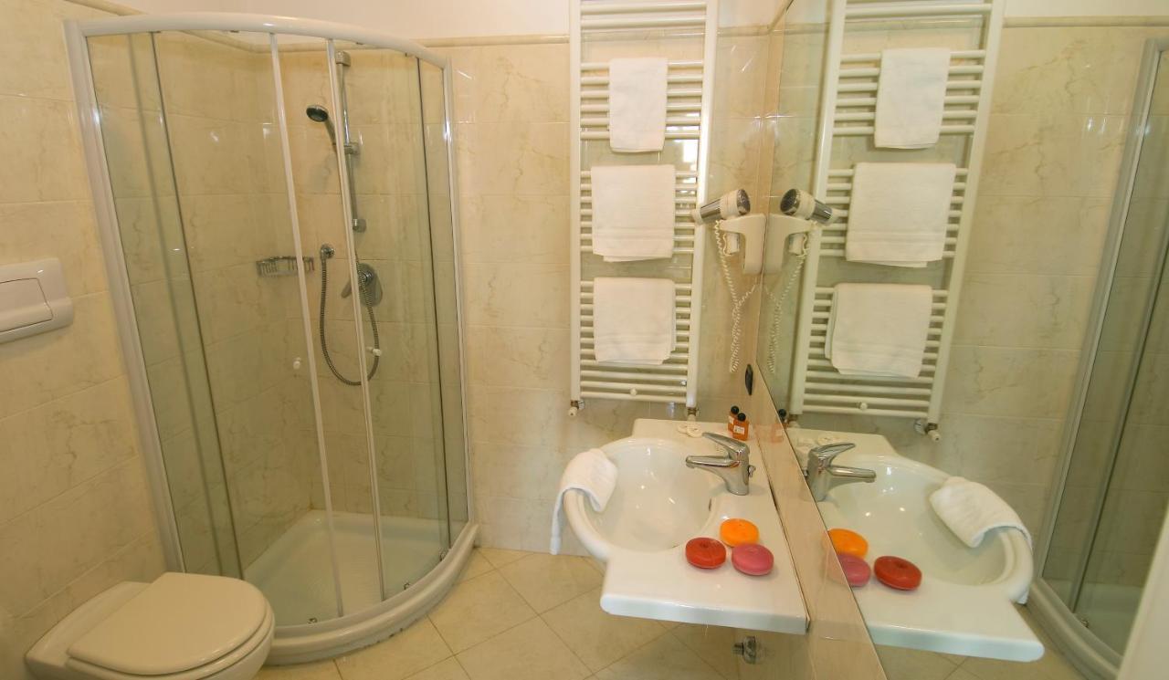 Hotel Cinque Giornate Milano Dış mekan fotoğraf