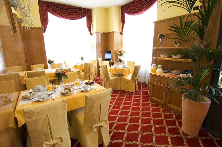 Hotel Cinque Giornate Milano Dış mekan fotoğraf