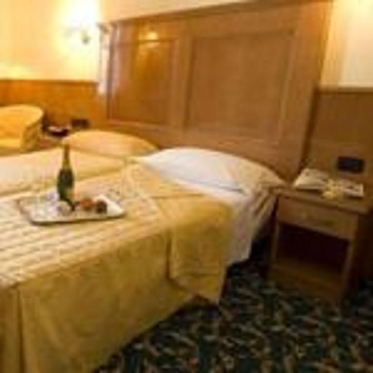 Hotel Cinque Giornate Milano Dış mekan fotoğraf
